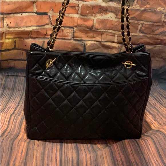 SOLD Chanel lambskin tote bag - Picture 3 of 10